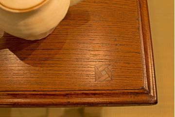 アンティーク家具　大正ロマン　象嵌入り!前板に黒柿を使用した文机