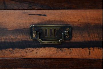 アンティーク家具　大正ロマン　象嵌入り!前板に黒柿を使用した文机