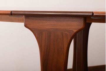 ヴィンテージ家具　北欧ビンテージ　G-PLAN　チーク材のエクステンションテーブル