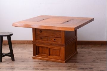 中古　欅材の囲炉裏テーブル(ダイニングテーブル)