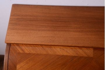 ヴィンテージ家具　北欧ビンテージ　高級品　珍しいチーク材製シリンダートップデスク