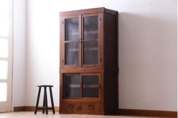 レトロ家具　和製アンティーク　古い木のレトロな重ね戸棚(収納棚)