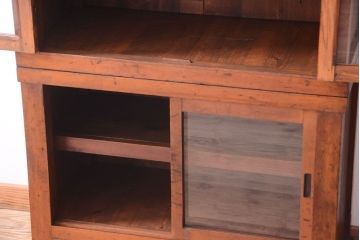 レトロ家具　和製アンティーク　古い木のレトロな重ね戸棚(収納棚)