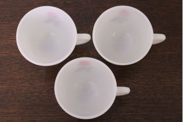 イギリスビンテージ　JAJ　パイレックス　June Rose(ジューン ローズ)シリーズ　ミルクガラスのカップ&ソーサー&プレート(トリオ)3客セット(洋食器)(2)