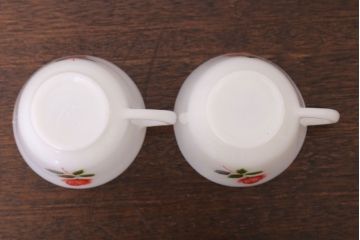 イギリスビンテージ　JAJ　パイレックス　June Rose(ジューン ローズ)シリーズ　ミルクガラスのカップ&ソーサー2客セット(洋食器)