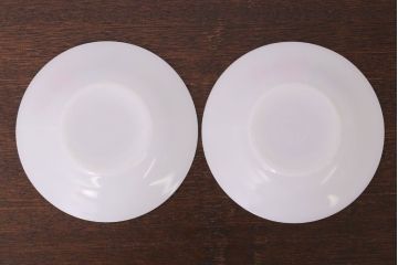 イギリスビンテージ　JAJ　パイレックス　June Rose(ジューン ローズ)シリーズ　ミルクガラスのカップ&ソーサー2客セット(洋食器)
