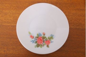 アンティーク雑貨　イギリスビンテージ　JAJ　パイレックス　Cottage Rose(コテージ ローズ)シリーズ　ミルクガラスのプレート3枚セット(洋食器)