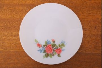 アンティーク雑貨　イギリスビンテージ　JAJ　パイレックス　Cottage Rose(コテージ ローズ)シリーズ　ミルクガラスのプレート2枚セット(洋食器)