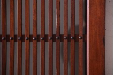 古民具・骨董　総欅　裏ガラス入りのアンティーク格子蔵戸(玄関戸)