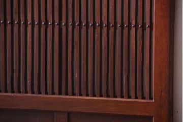 古民具・骨董　総欅　裏ガラス入りのアンティーク格子蔵戸(玄関戸)