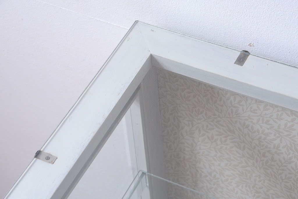 アンティーク家具　ペイント　脚付きのアンティークガラスケース(ショーケース)