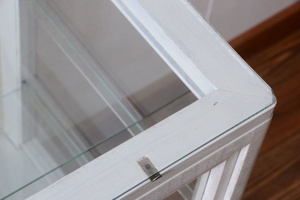 アンティーク家具　ペイント　脚付きのアンティークガラスケース(ショーケース)