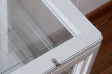 アンティーク家具　ペイント　脚付きのアンティークガラスケース(ショーケース)