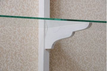 アンティーク家具　ペイント　脚付きのアンティークガラスケース(ショーケース)