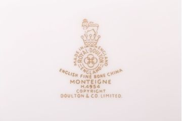 イギリスビンテージ　 ROYAL DOULTON(ロイヤルドルトン)　monteigne　プレート4枚セット(洋食器)(1)