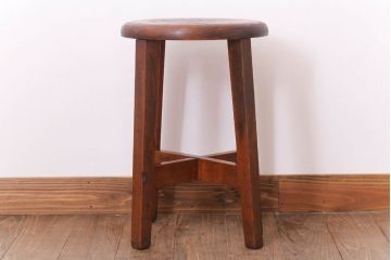 レトロ家具　アンティーク　レトロな古い木の丸スツール