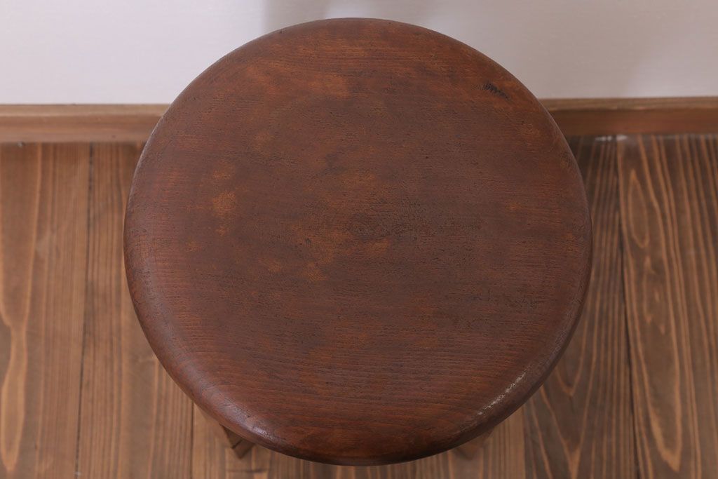 レトロ家具　アンティーク　レトロな古い木の丸スツール