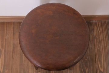 レトロ家具　アンティーク　レトロな古い木の丸スツール