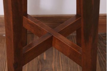 レトロ家具　アンティーク　レトロな古い木の丸スツール