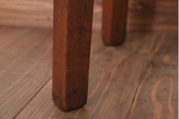 レトロ家具　アンティーク　レトロな古い木の丸スツール