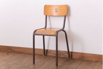 ヴィンテージ家具　イギリスビンテージ　シンプルデザイン　スクールチェア(1)