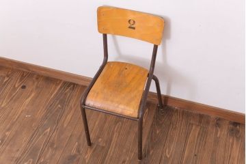 ヴィンテージ家具　イギリスビンテージ　シンプルデザイン　スクールチェア(1)