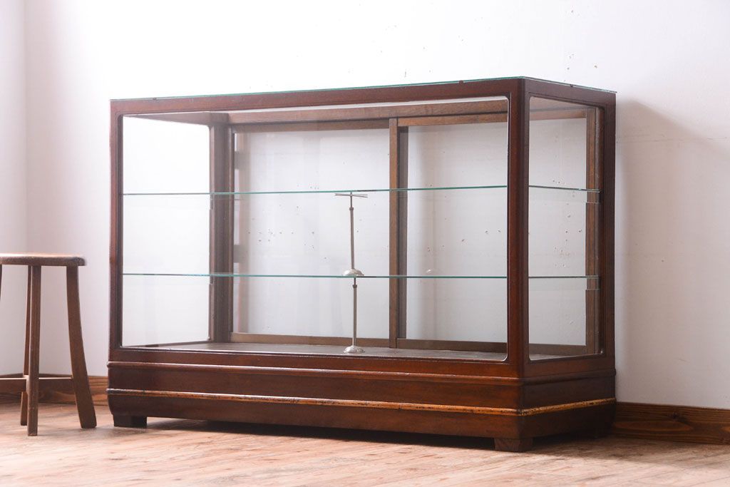 アンティーク家具　和製アンティーク　上品な古い木のガラスケース(ショーケース)