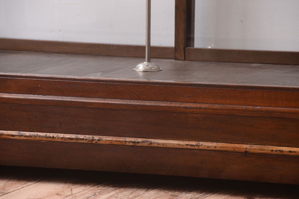 アンティーク家具　和製アンティーク　上品な古い木のガラスケース(ショーケース)