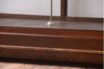 アンティーク家具　和製アンティーク　上品な古い木のガラスケース(ショーケース)