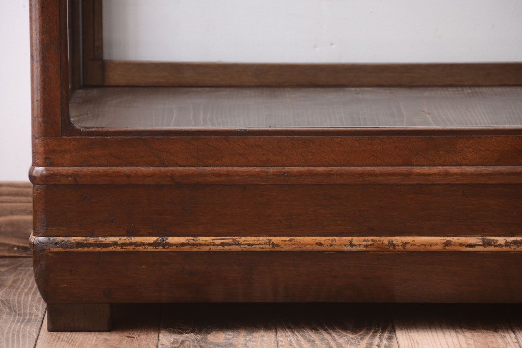 アンティーク家具　和製アンティーク　上品な古い木のガラスケース(ショーケース)