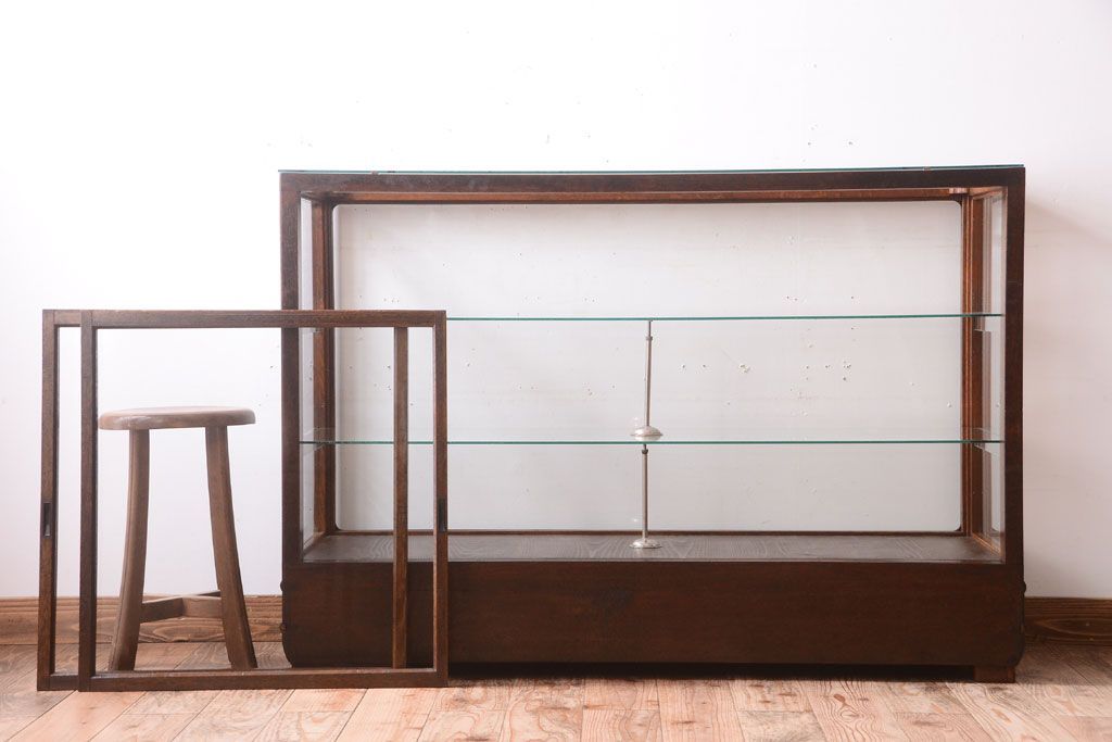 アンティーク家具　和製アンティーク　上品な古い木のガラスケース(ショーケース)