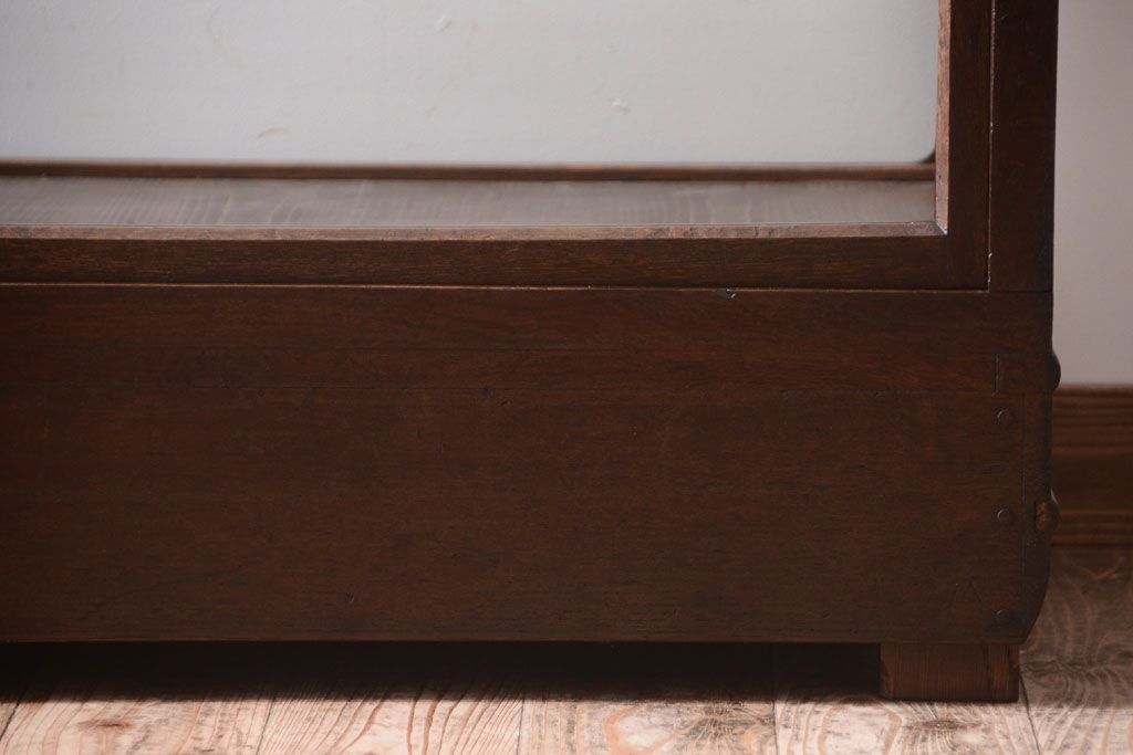 アンティーク家具　和製アンティーク　上品な古い木のガラスケース(ショーケース)