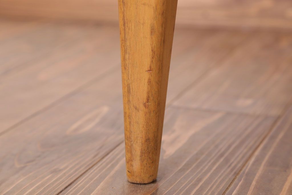 アンティーク家具 和製アンティーク オリジナル座面のナラ材アームチェア(1)