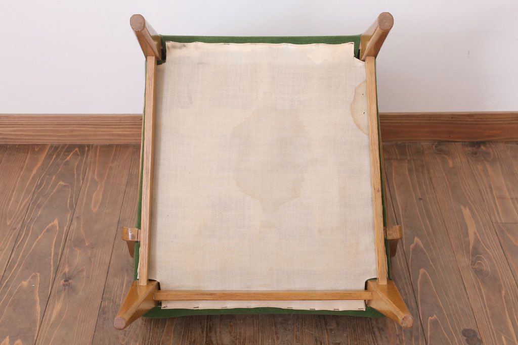 アンティーク家具 和製アンティーク オリジナル座面のナラ材アームチェア(1)