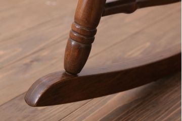 アンティーク家具　和製アンティーク　古い木の上品なロッキングチェア