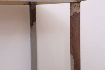ヴィンテージ家具　イギリスビンテージ　アイアン製!キャスター付きサイドテーブル