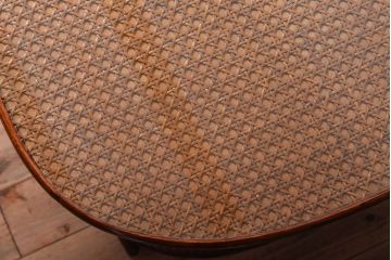 アンティーク家具　アンティーク　オーバルデザインのラタン(籐)製チェスト