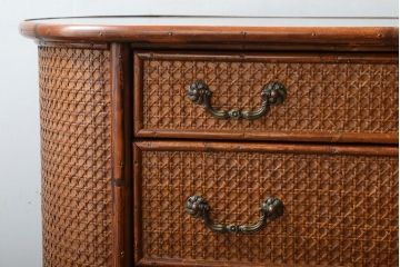 アンティーク家具　アンティーク　オーバルデザインのラタン(籐)製チェスト