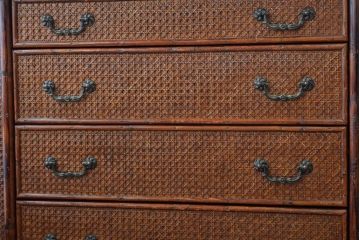 アンティーク家具　アンティーク　オーバルデザインのラタン(籐)製チェスト