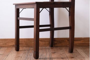 アンティーク家具　古い木のシンプルなアンティークチェア(椅子)
