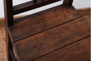 アンティーク家具　古い木のシンプルなアンティークチェア(椅子)