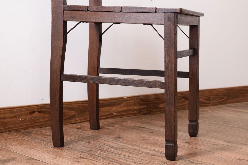 アンティーク家具　古い木のシンプルなアンティークチェア(椅子)