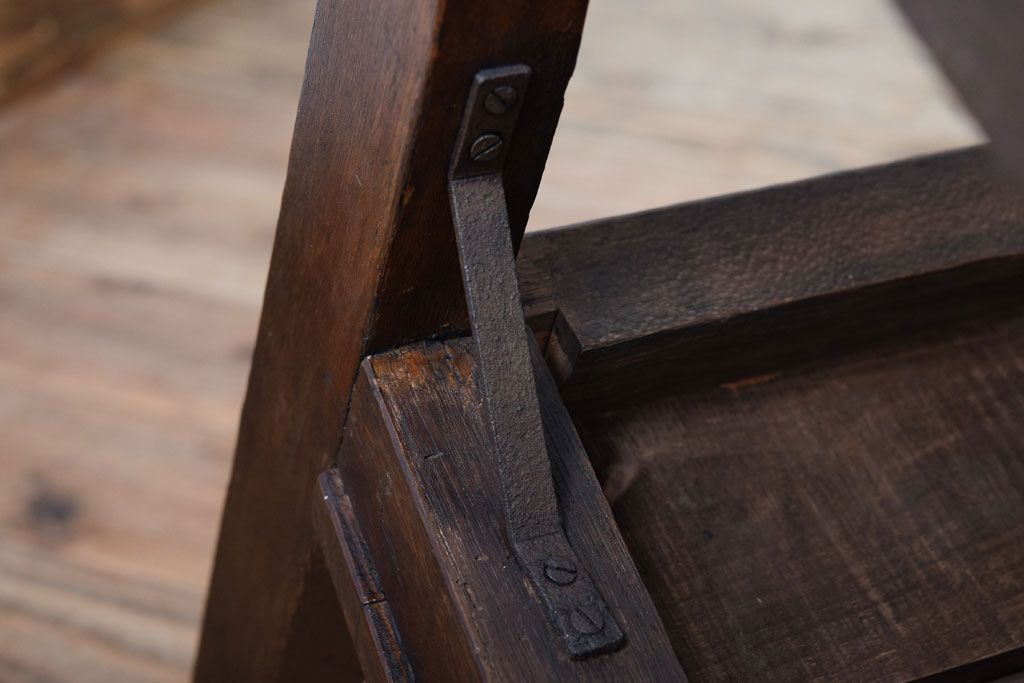 アンティーク家具　古い木のシンプルなアンティークチェア(椅子)