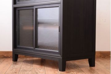 アンティーク家具　モールガラス入り!つや消しブラックペイントのカウンター戸棚