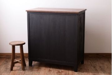 アンティーク家具　モールガラス入り!つや消しブラックペイントのカウンター戸棚
