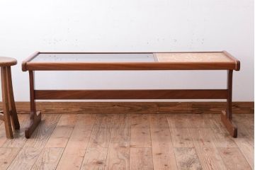 ヴィンテージ家具　G-PLAN　北欧ビンテージ　タイル&ガラストップ　チーク材のコーヒーテーブル