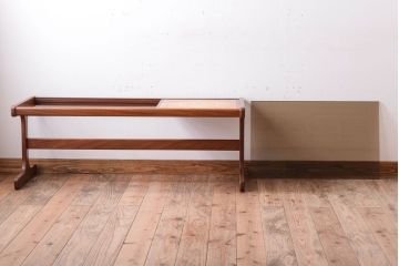 ヴィンテージ家具　G-PLAN　北欧ビンテージ　タイル&ガラストップ　チーク材のコーヒーテーブル