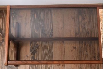 ヴィンテージ家具　G-PLAN　北欧ビンテージ　タイル&ガラストップ　チーク材のコーヒーテーブル