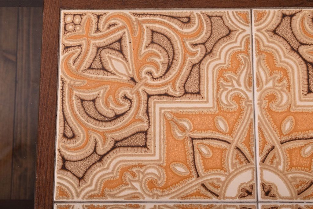 ヴィンテージ家具　G-PLAN　北欧ビンテージ　タイル&ガラストップ　チーク材のコーヒーテーブル