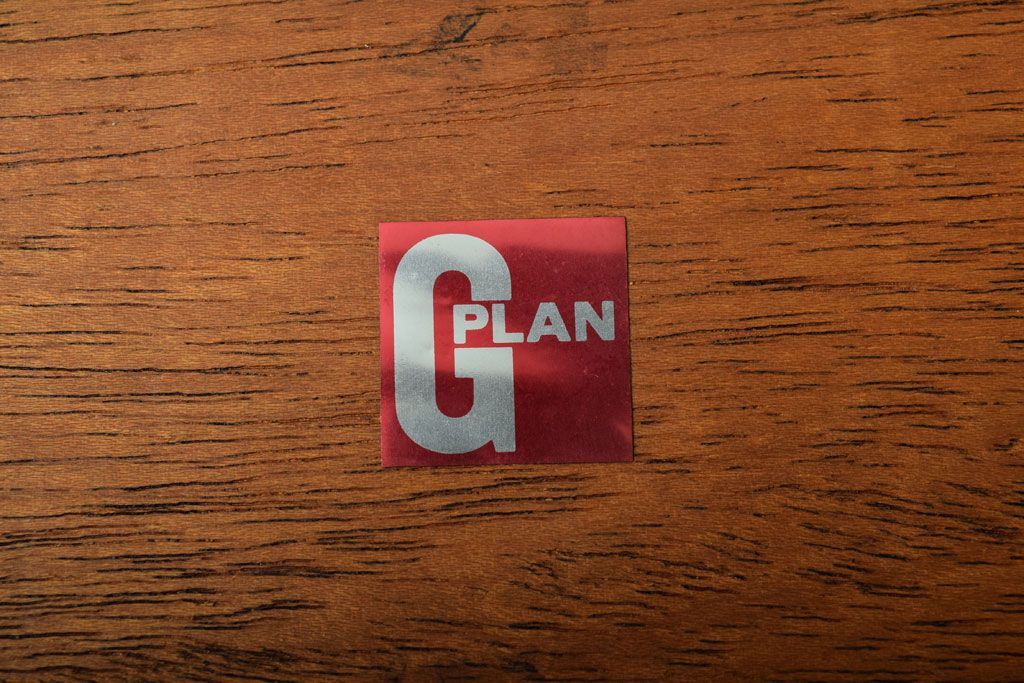 ヴィンテージ家具　G-PLAN　北欧ビンテージ　タイル&ガラストップ　チーク材のコーヒーテーブル